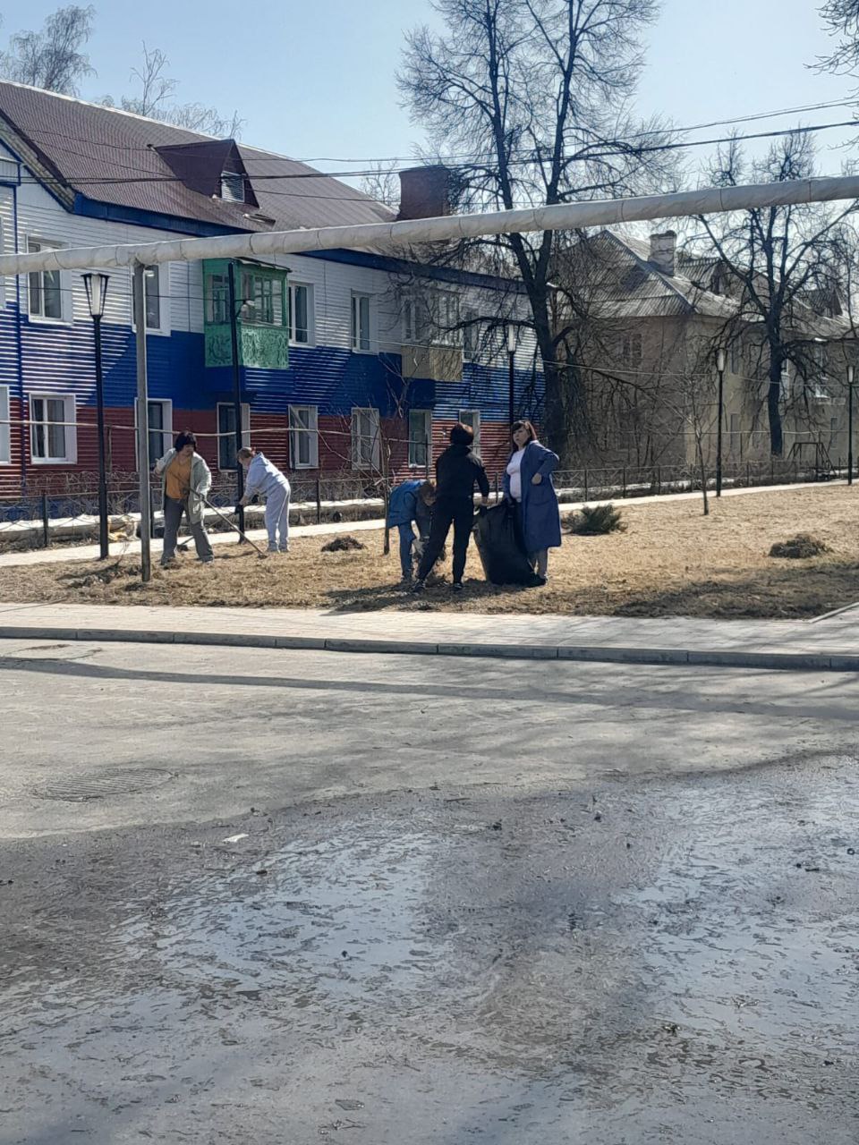 Завершился первый большой субботник в череде мероприятий по наведению порядка и чистоты в Силикатненском городском поселении.